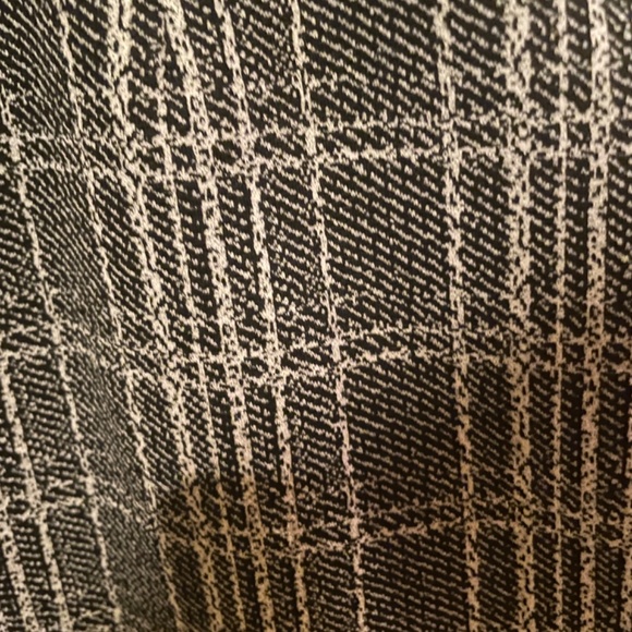 Long, plaidBR skirt. - Picture 2 of 6